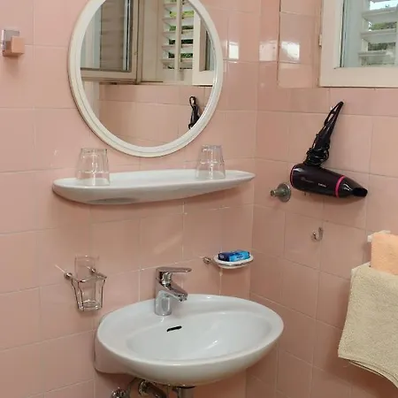 Mary For One Person Maison d'hôtes